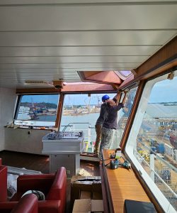 tinted windows, shunshade, roller blind windows, carpentry contarctor work batam